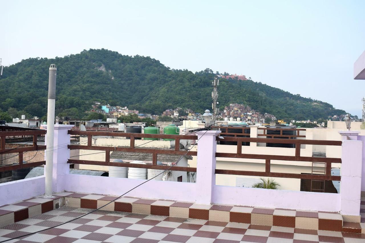 Thakur Ji Bed & Breakfast Haridwar